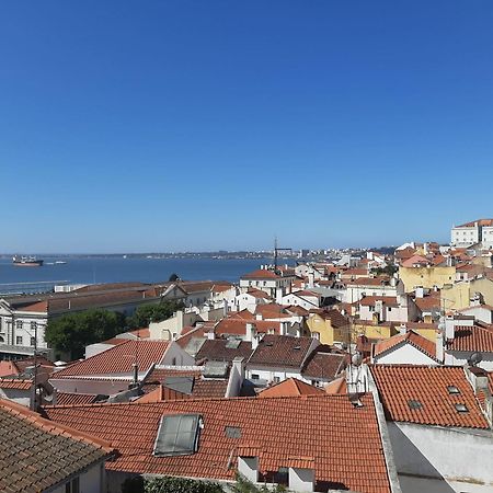 Appartamento Crooked House Alfama Lisbona Esterno foto