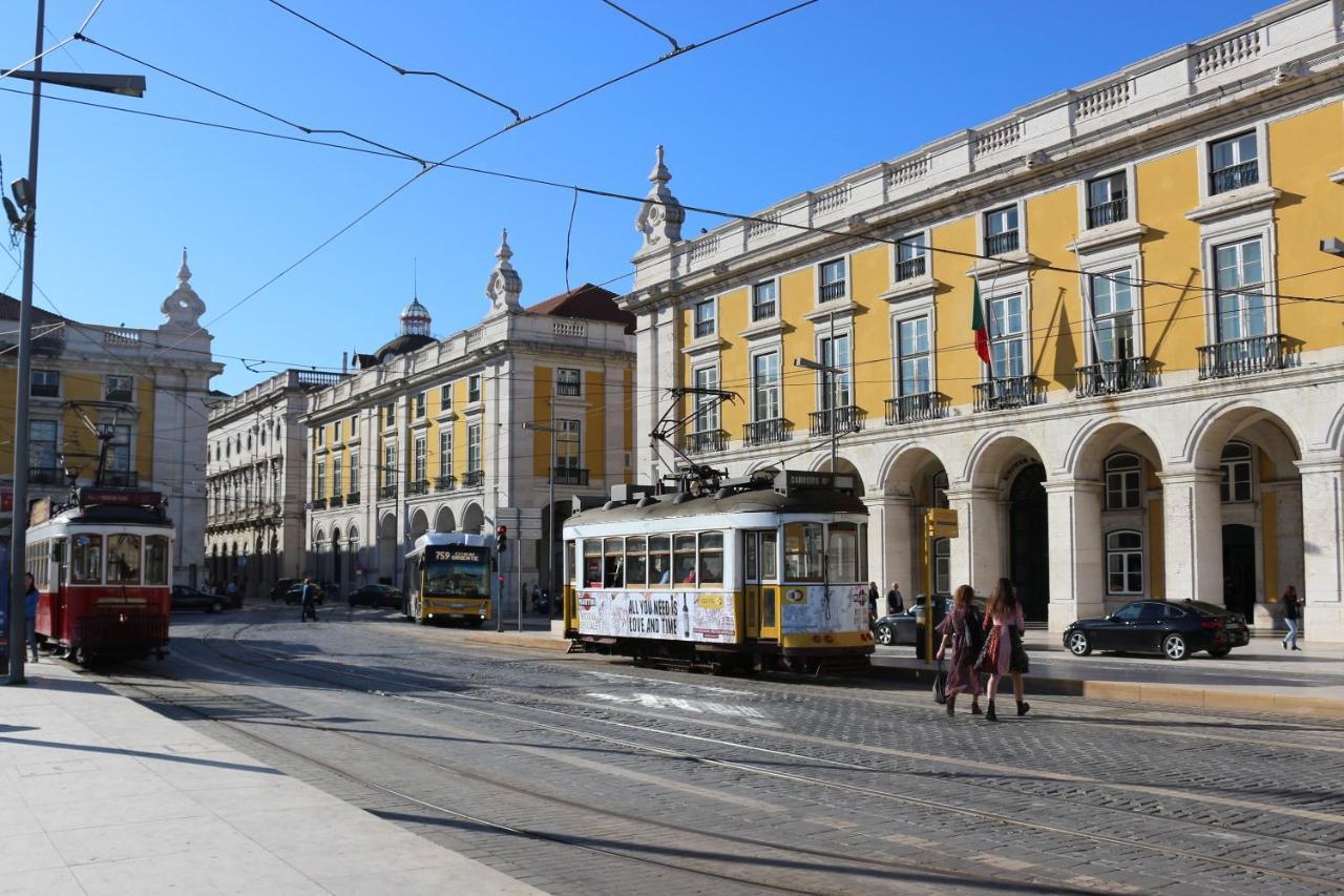 Appartamento Crooked House Alfama Lisbona Esterno foto