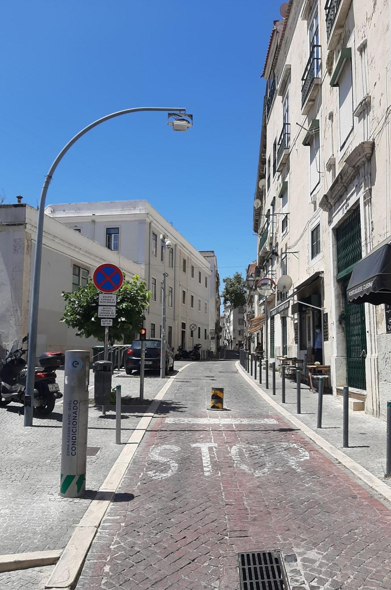 Appartamento Crooked House Alfama Lisbona Esterno foto