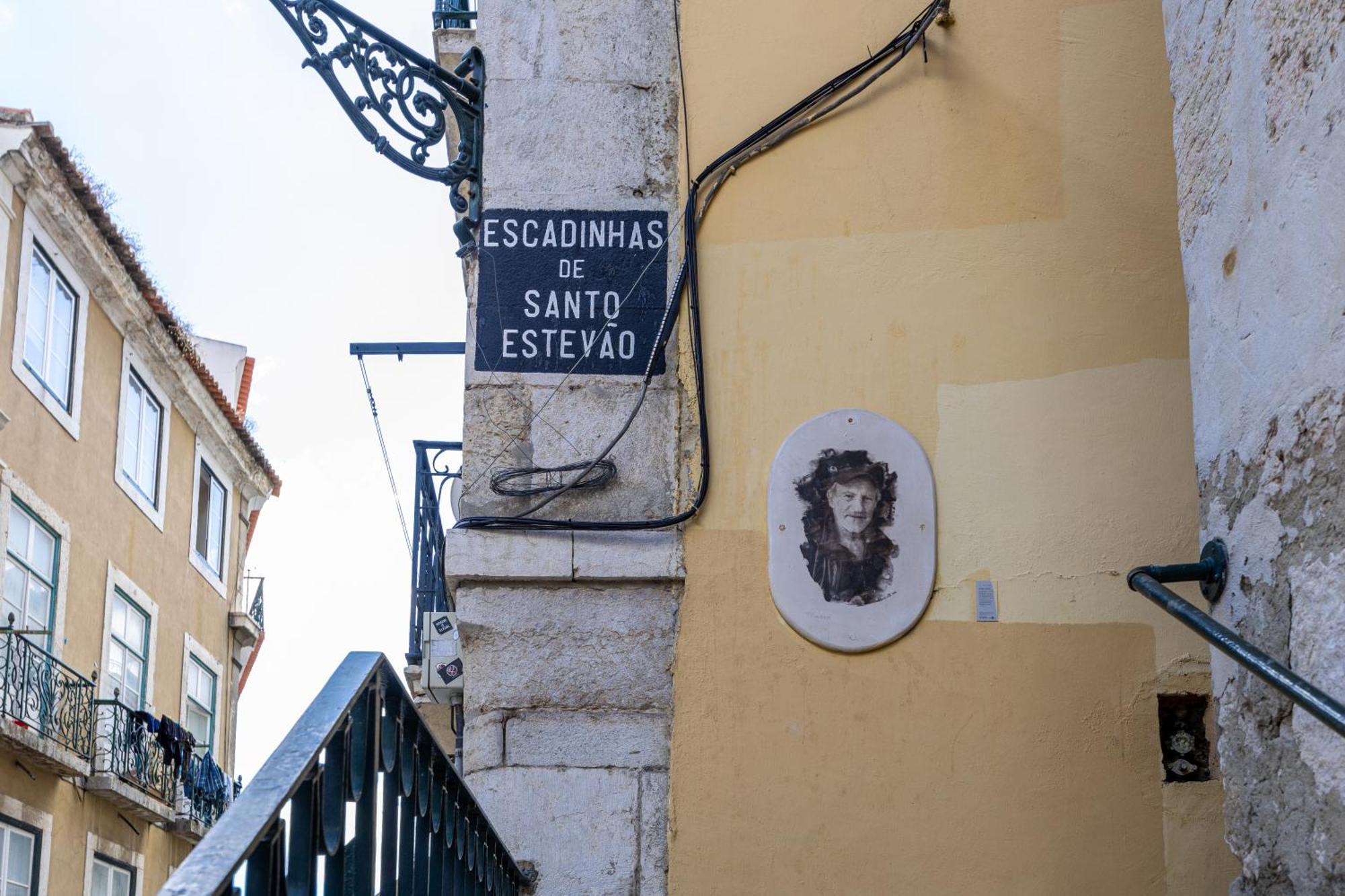 Appartamento Crooked House Alfama Lisbona Esterno foto