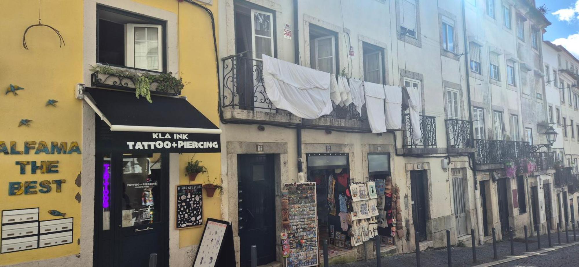Appartamento Crooked House Alfama Lisbona Esterno foto